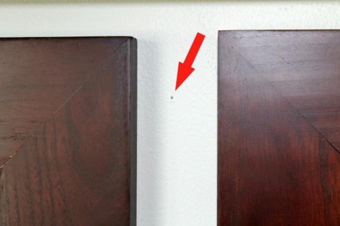 3. enkel metode for hvordan å skjule skruene fra hullene i veggen