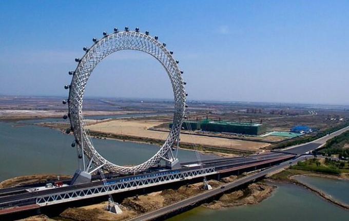 De igjen slå rekorder: kineserne har bygget verdens første pariserhjul uten aksen