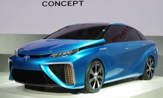 På den ene tanking Toyota Mirai hydrogen kan reise 650 kilometer. | Foto: teknoblog.ru.
