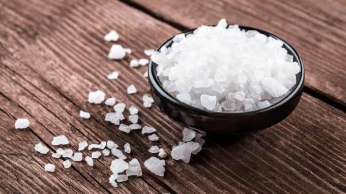 Epsom salt har mange utrolige kvaliteter, så det skader ikke å holde i ethvert hjem medisinskapet. / Foto: remedioscaserostop.com. 