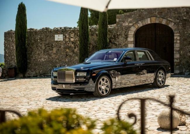 Gode ​​gamle Rolls-Royce Phantom også alle gode. 