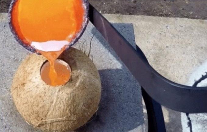 Kokos og rødglødende kobber: en spektakulær eksperiment.
