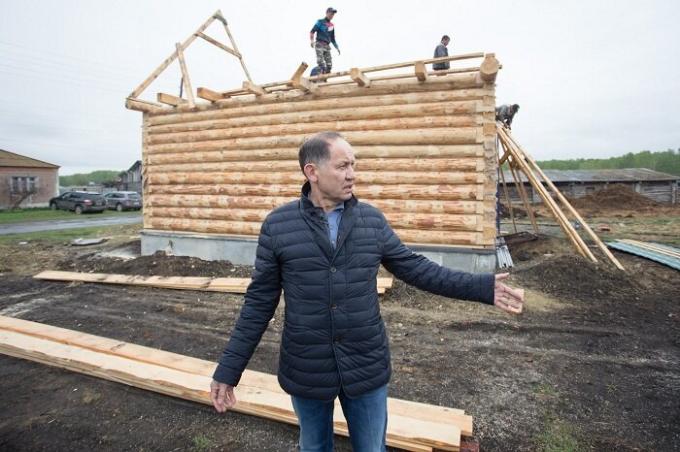 Forretningsmann Kamil Khairullin startet byggingen av nye boliger i hjembygda Sultanov (Chelyabinsk-regionen).