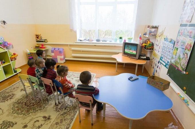 I hagen en gruppe - pre-school, som er ivaretatt av åtte barn (Sultanov, Chelyabinsk-regionen).