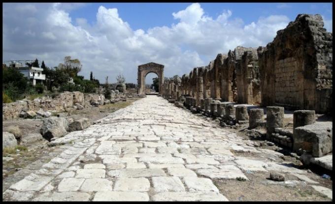Romerne var i stand til å bygge en vei som eksisterer den dag i dag
