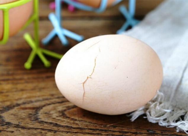 Hvordan lage en sprukket egg.
