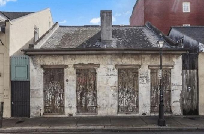 En ubestemmelig hus i den gamle bydelen i New Orleans.