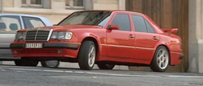 Mercedes-Benz E 500 1992 hovedrollen i filmen "Taxi". | Foto: imcdb.org.