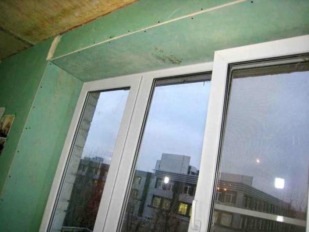 Hvorfor erfarne mestere anbefaler å bruke bakkene i vinduer gips, ikke plast
