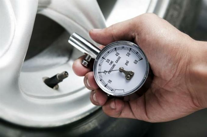 Dekktrykk kan øke drivstofforbruket. | Foto: autoglim.ru