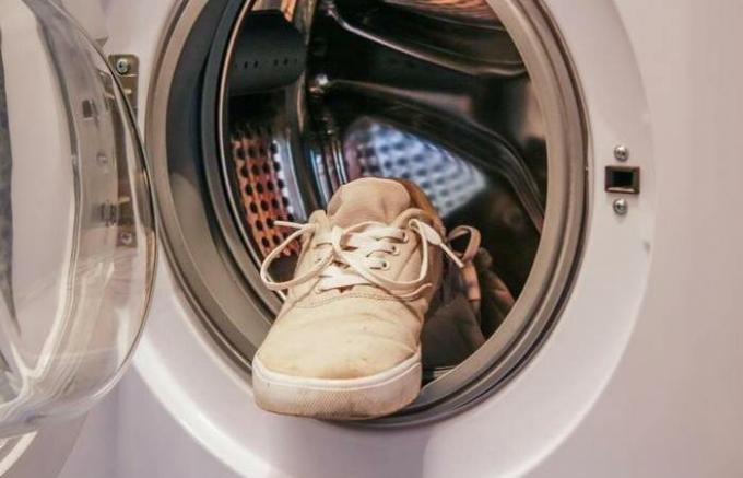 Hvordan å vaske skoene i maskinen.