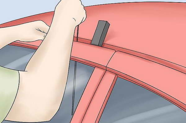  Hvordan åpne bilen hvis nøklene ble forlatt i kabinen og døren er låst.