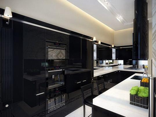 Blankt svart kjøkken i en klassisk kombinasjon med en snøhvit benkeplate